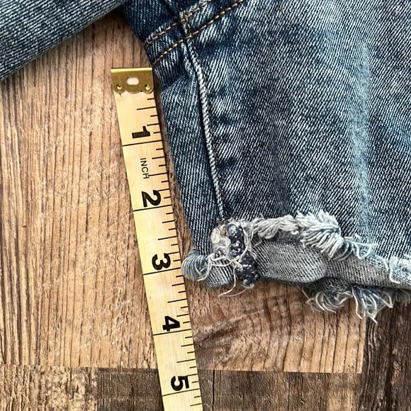 SO High Rise Boyfriend Midi Denim Jean Shorts Size 7/28 W - Picture 8 of 9